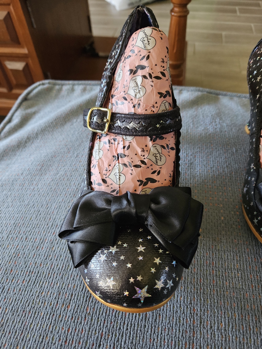Irregular Choice Summer Breeze Black With Stars Irridescent 41 Nwt 10 - Picture 3 of 5